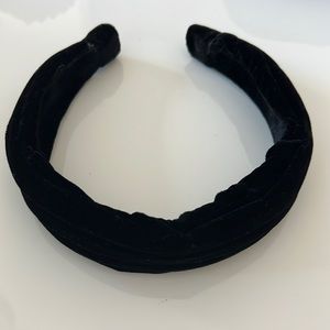 Ann Vuille black velvet pleated headband